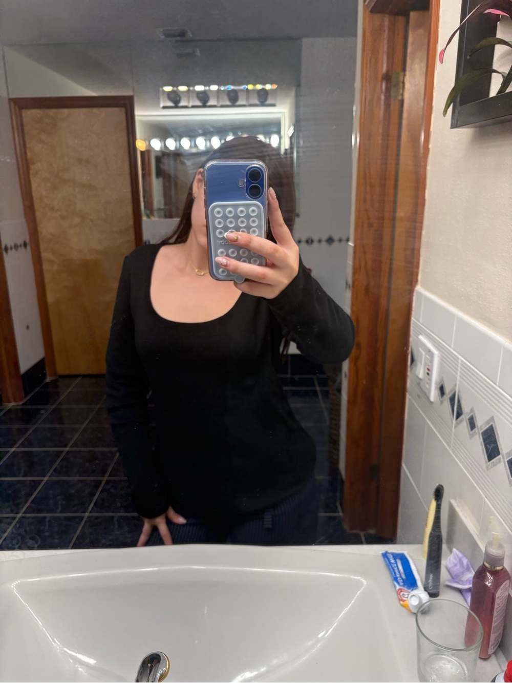 Ralph Lauren Black Long-Sleeve Scoop Neck Tee - Picture 7 of 7
